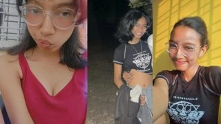 Sexy Desi Girl Showing Boobs and Sucking Dick