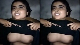 Cute Pakistani Girl Shows Boobs and Pussy
