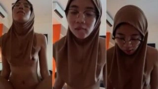 Slim Sexy Hijabi Girl Riding Dick