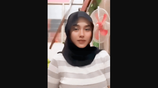 Hijabi Girl Showing Boobs