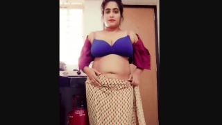 Indian Desi Bhabi Undressing Saree and Showing Boobs