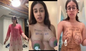 Sexy Pakistani Girl Shows Boobs and Pussy