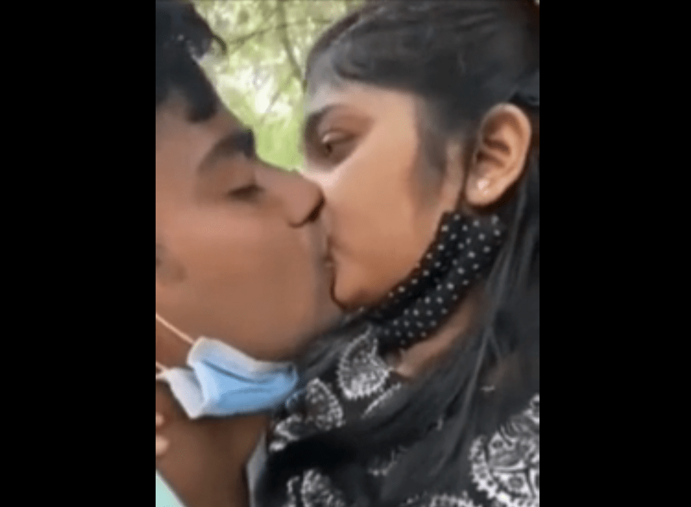Indian College Couple Public Sex
