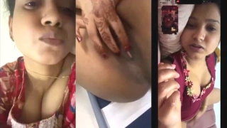 Desi Wife Showing Her Nude Body on Video Call