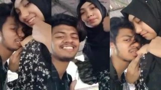 Desi Hijabi Girl Boobs Sucking by Bf