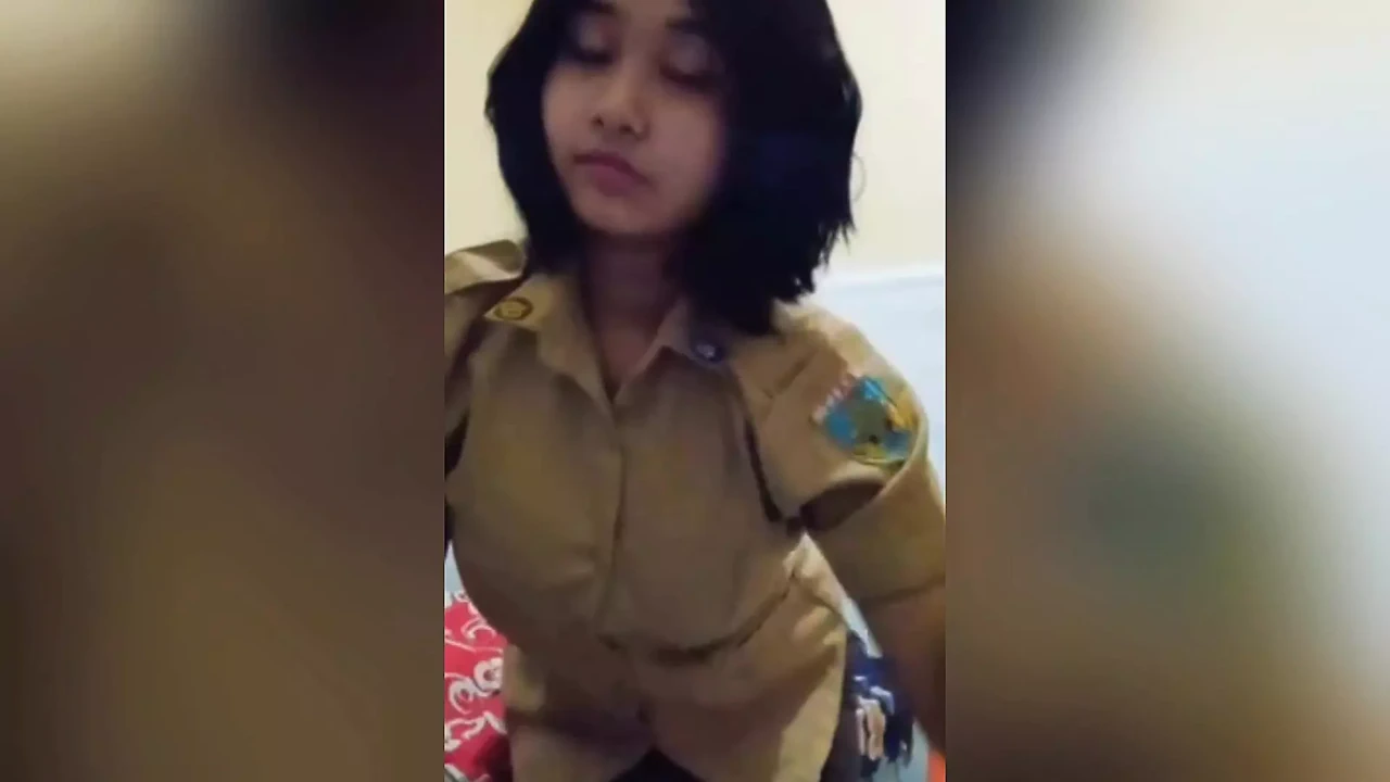 Horny Police Officer Showing Her Nude Body