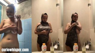 Big Boobs Wife Showing Her Nude