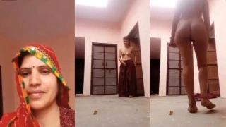 Gujrati Housewife Shows Boobs and Ass Viral Sex MMS