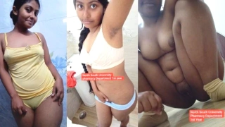 Horny NSU University Girl Showing Pussy Viral Video