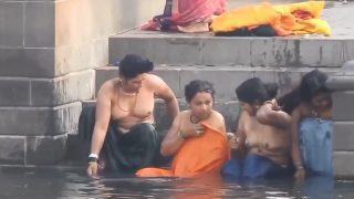 Desi Bhabhi’s Outdoor Bathing Secretly Captured