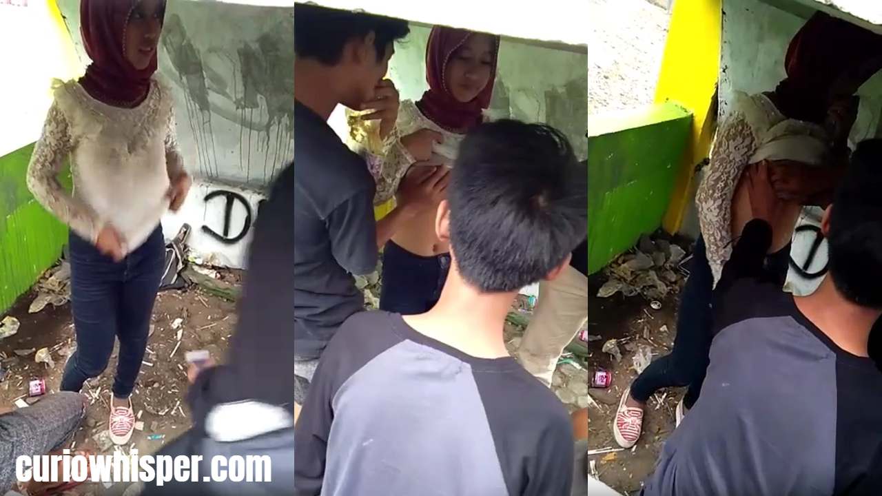 Hijabi Girl’s Boobs Pressing in Public