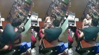 Insta Viral Shopkeeper and a Female Customer Having Sex